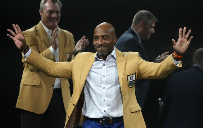 Bucs Hall Of Fame Cb Ronde Barber And Hall Of Famer John Lynch