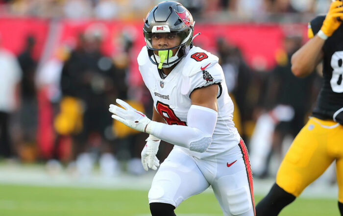 Bucs Ilb Sirvocea Dennis
