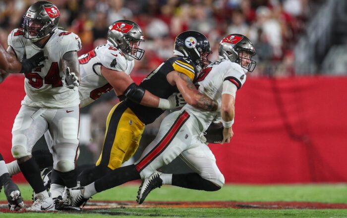 Bucs Rt Luke Goedeke - Photo By: Cliff Welch P/R