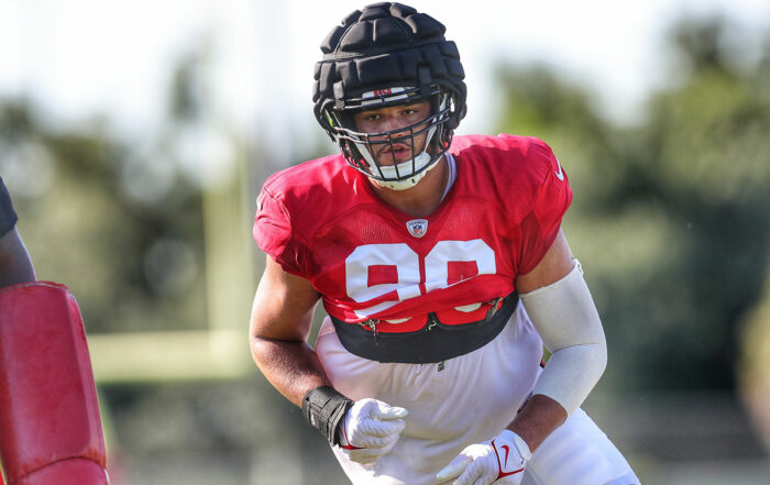 Bucs Dt Logan Hall