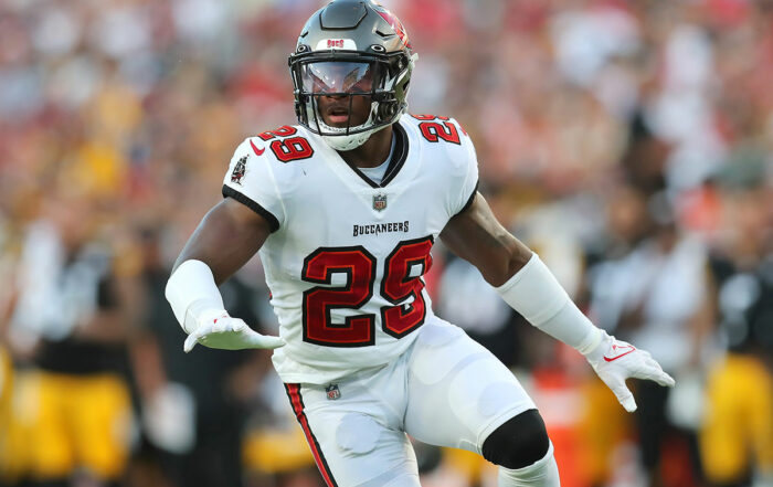 Bucs S Chris Izien