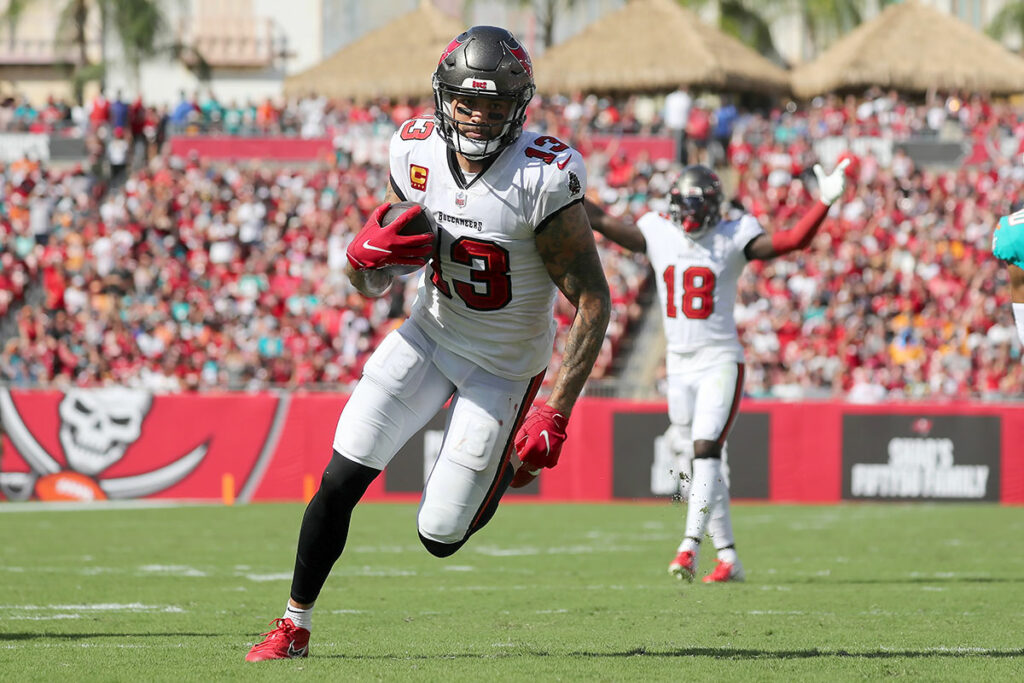 Evans Mike Bucs Dolphins Almost Score