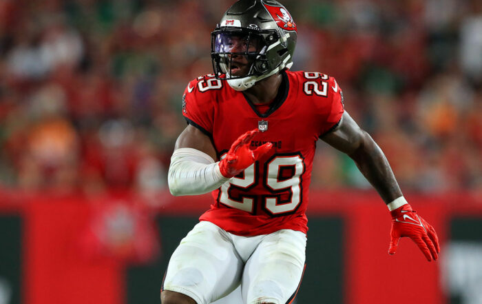Bucs Ncb Christian Izien