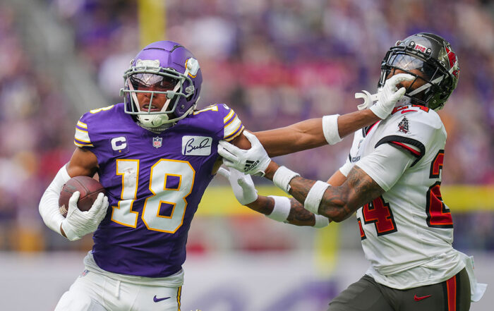 Vikings Wr Justin Jefferson And Bucs Cb Carlton Davis Ii