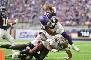 Pr Roundtable: What Did We Learn About The Bucs In Week 1? 3 Bucs S Antoine Winfield Jr.