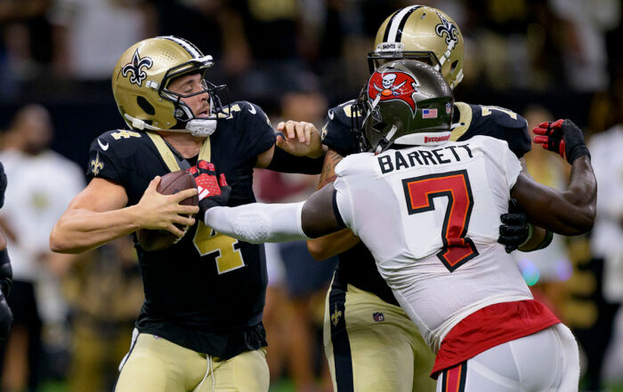 Bucs Olb Shaq Barrett And Saints Qb Derek Carr