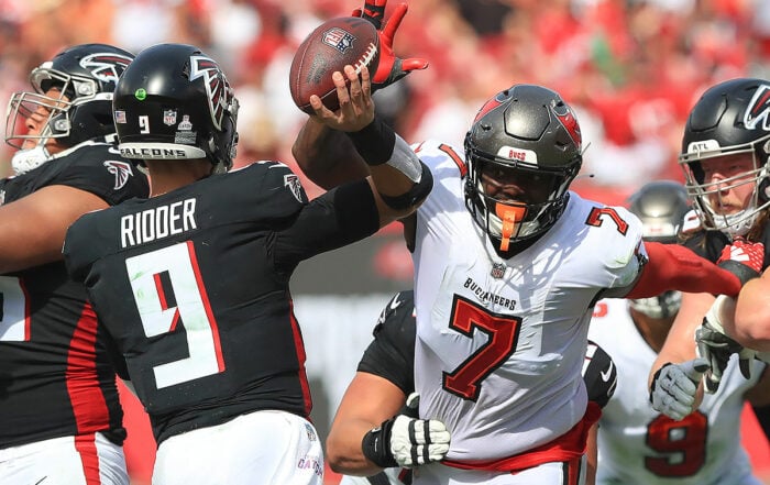 Bucs Olb Shaq Barrett And Falcons Qb Desmond Ridder