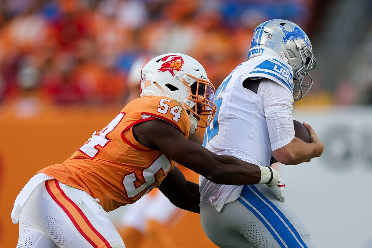 Bucs Ilb Lavonte David And Lions Qb Jared Goff