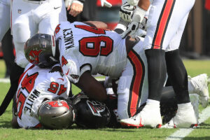 Bucs DT Calijah Kancey and ILB Devin White