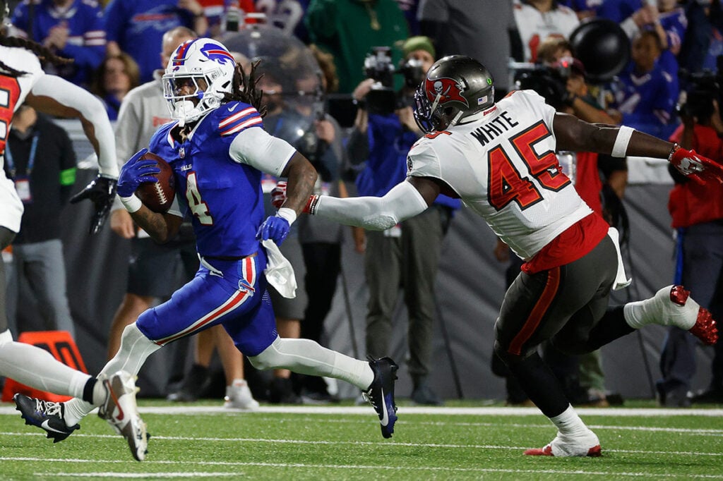 Bucs Ilb Devin White And Bills Rb James Cook
