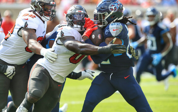 Bucs Olb Yaya Diaby And Titans Rb Derrick Henry