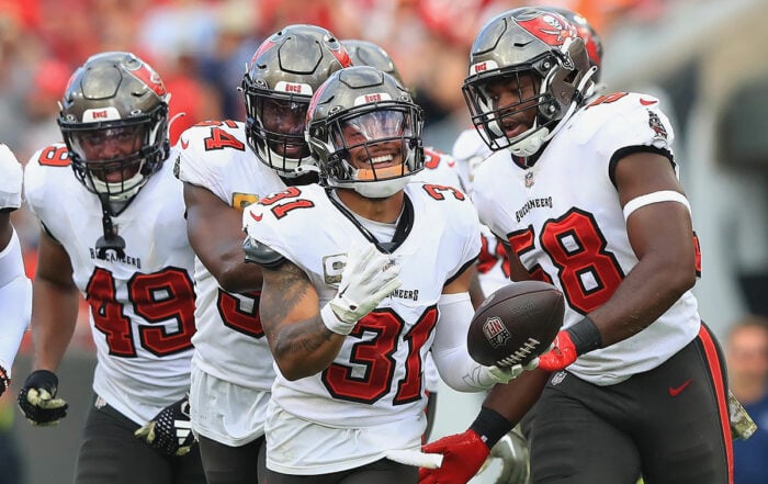 Bucs Fs Antoine Winfield Jr.and Olb Markees Watts