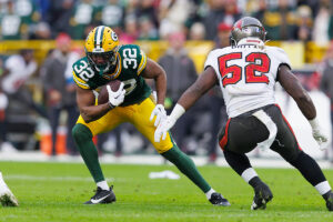 Week 15 Snap Count Analysis: Bucs At Packers 5 Bucs Ilb Kj Britt And Packers Rb Aaron Jones