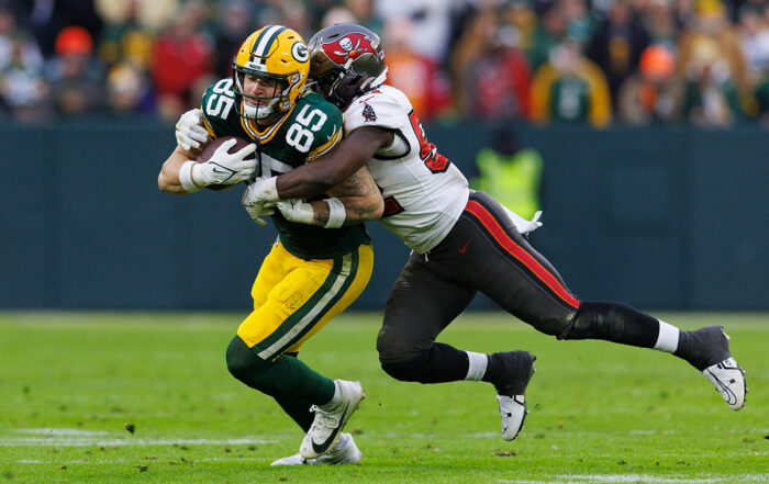 Bucs Ilb Kj Britt And Packers Te Tucker Croft