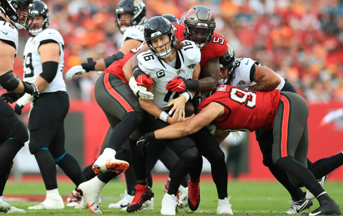 Bucs Ilb Lavonte David And Jaguars Qb Trevor Lawrence
