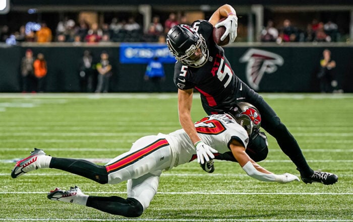 Bucs Cb Zyon Mccollum And Falcons Wr Drake London
