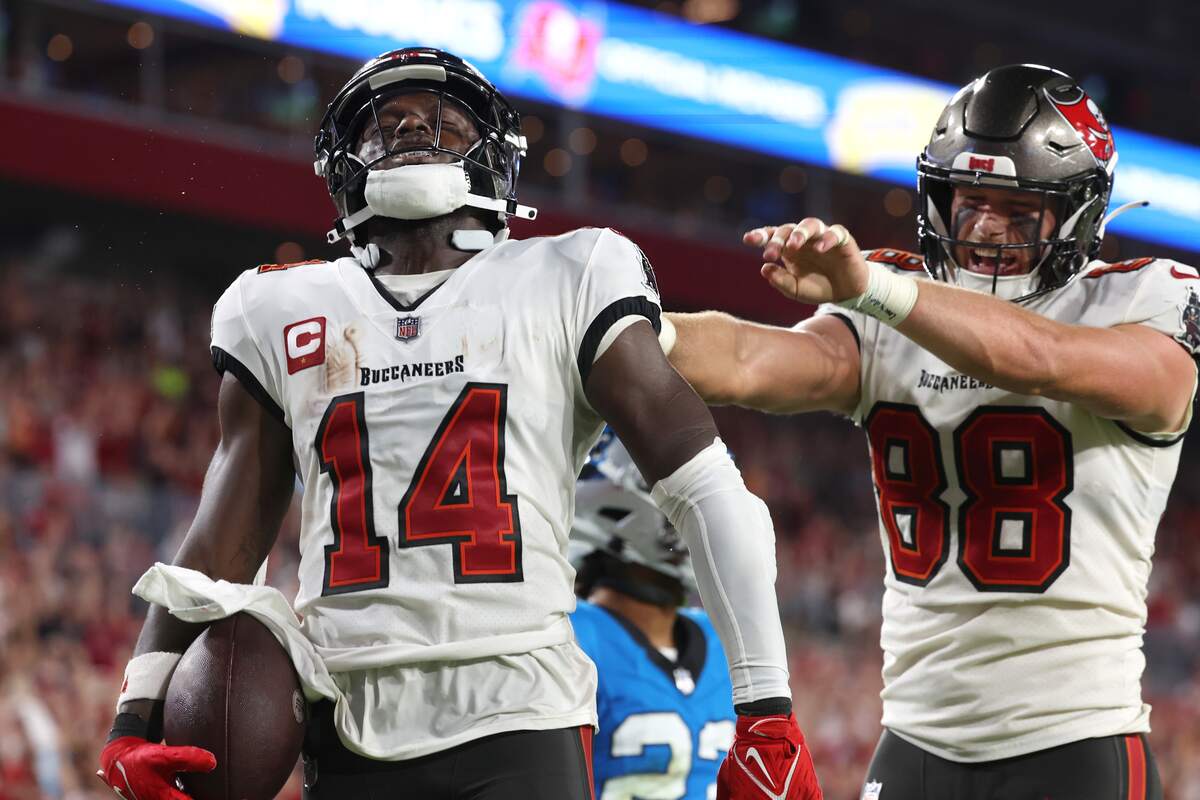 What Could A Chris Godwin Extension Look Like? Pewter Report