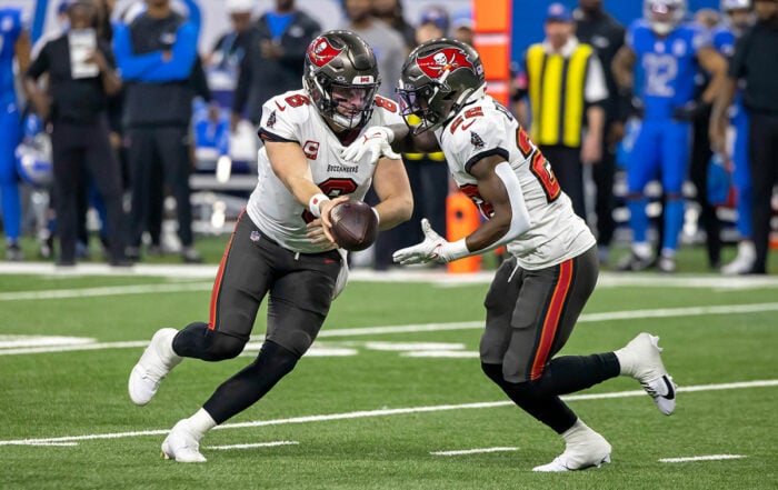 Bucs Qb Baker Mayfield And Rb Chase Edmonds