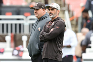 Former Browns Oc Alex Van Pelt And Head Coach Kevin Stefanski Bucs