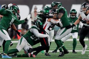 Bucs A Landing Spot For Free Agent Dl? 2 Jets Dl Quinton Jefferson Bucs