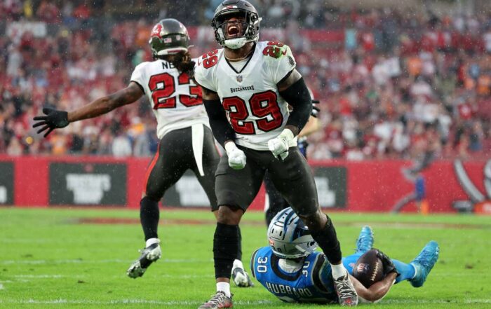 Bucs Db Christian Izien