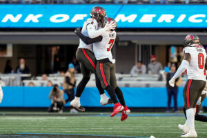 Bucs OLB Joe Tryon-Shoyinka and Shaq Barrett