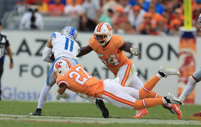 Bucs Cb Zyon Mccollum And Lb Lavonte David Bucs Schedule