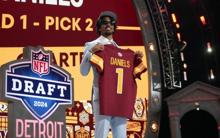 Commanders Qb Jayden Daniels Bucs