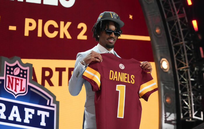 Commanders Qb Jayden Daniels