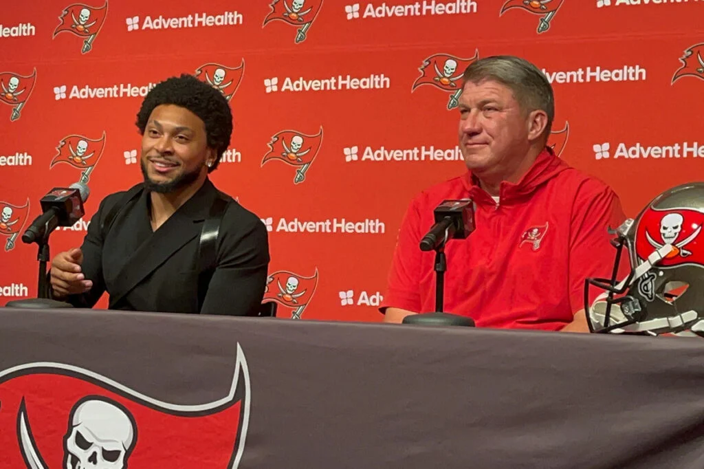 Bucs Mailbag: Bucs Qb Controversy On Deck? Trades At The Deadline? 6 Bucs Fs Antoine Winfield Jr. And Gm Jason Licht