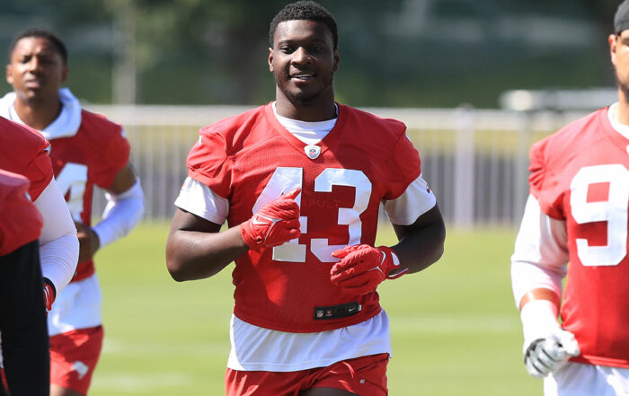 Bucs Olb Chris Braswell