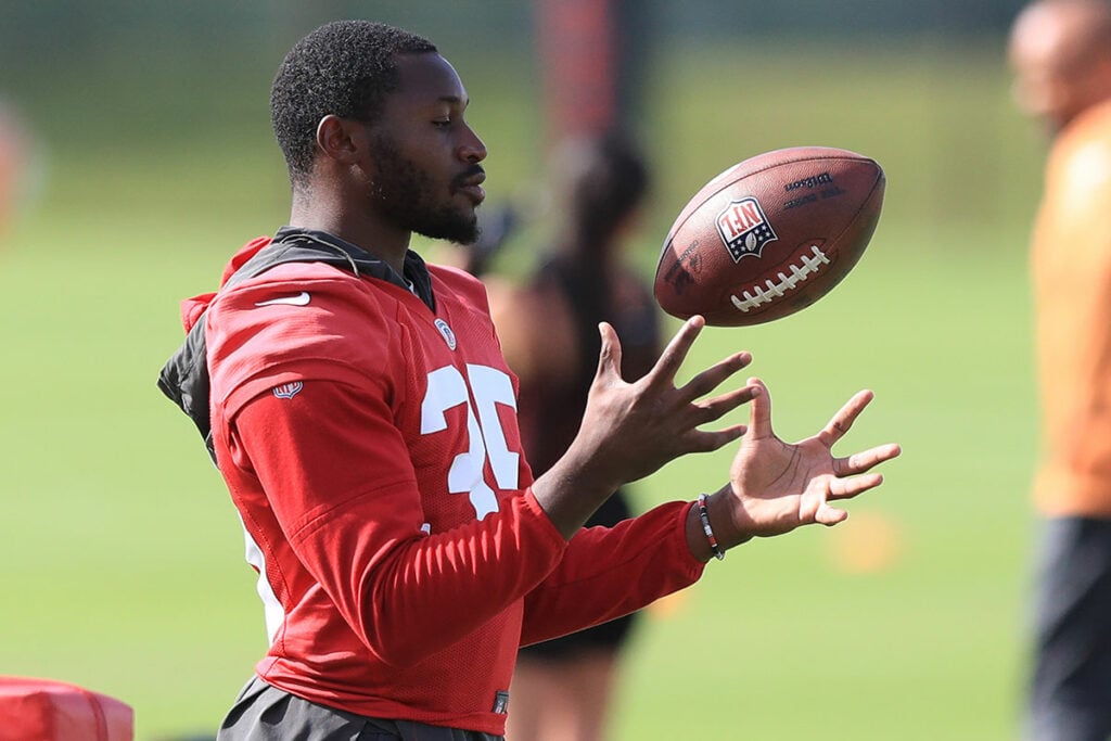 Bucs Starting Cb Job May Be Jamel Dean'S To Lose 2 Bucs Cb Jamel Dean