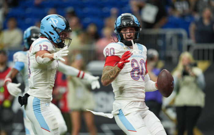 Bucs Te Sal Cannella