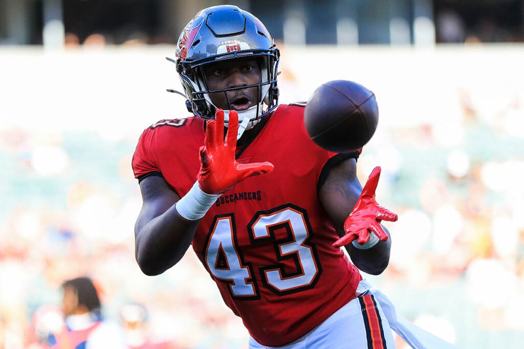 Bucs Olb Chris Braswell