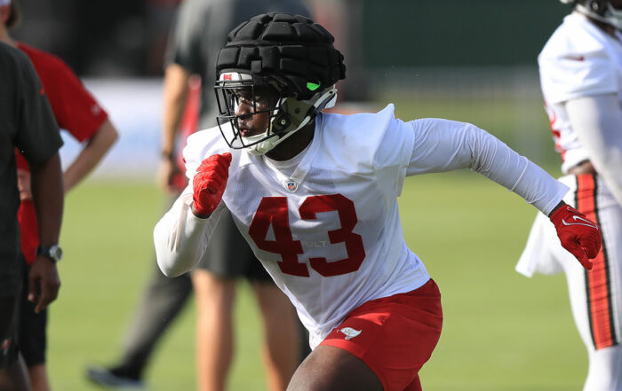 Bucs Olb Chris Braswell