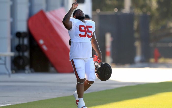 Bucs Dt Cj Brewer