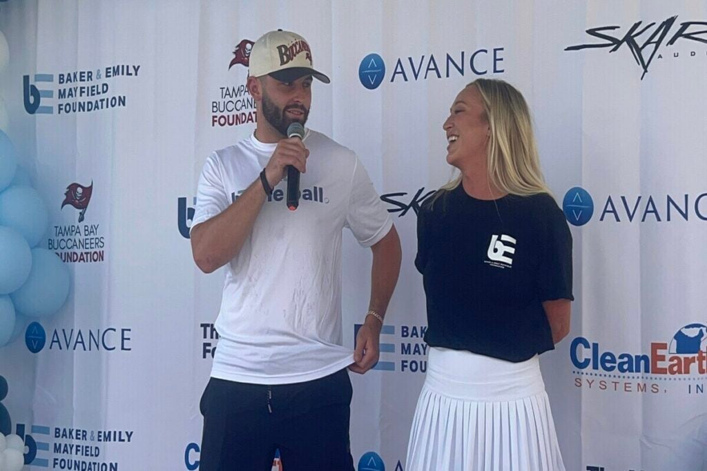 Bucs Qb Baker Mayfield And His Wife Emily Mayfield