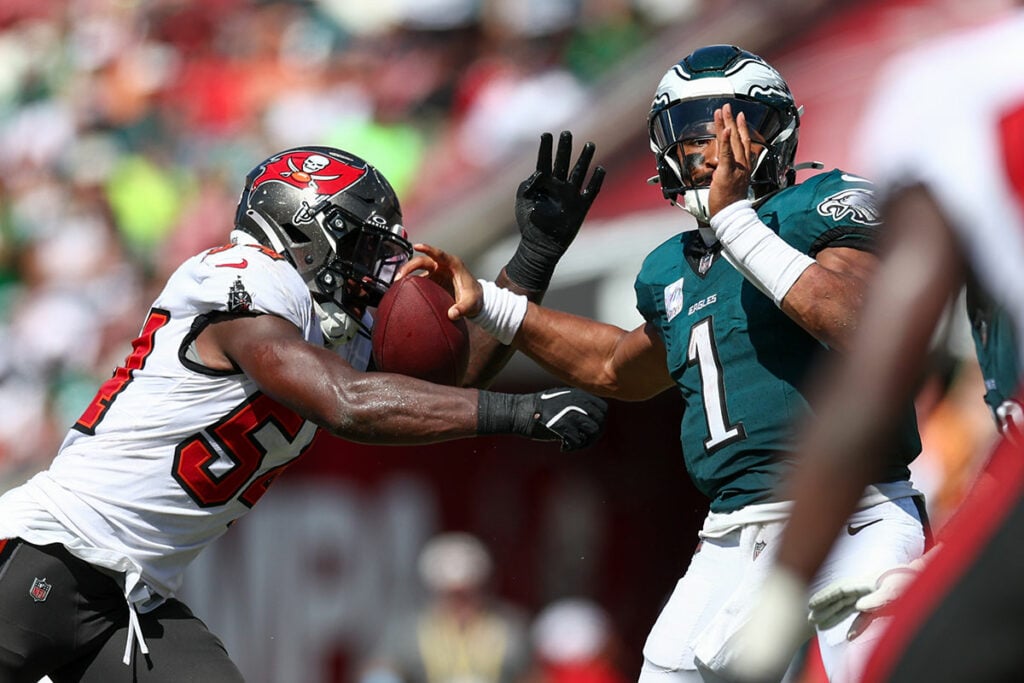 Pr Roundtable: How Do The Bucs Beat The Eagles In Week 4? 4 Bucs Ilb Lavonte David And Eagles Qb Jalen Hurts