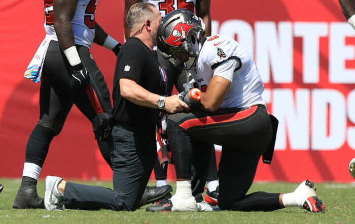 Bucs Ilb Sirvocea Dennis