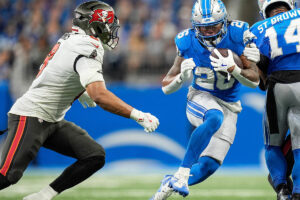 Lavonte David Believes Sirvocea Dennis Can Be His Successor 4 Bucs Ilb Sirvocea Dennis And Lions Rb Jahmyr Gibbs