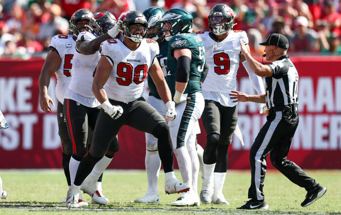 Bucs Dt Logan Hall