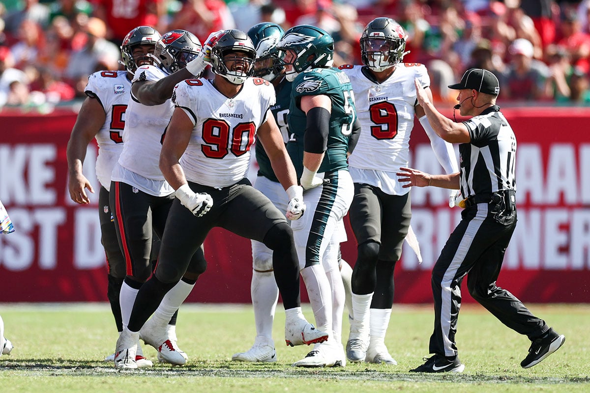 Bucs Dt Logan Hall