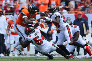Bucs Vs. Broncos: Most Impressive In Week 3 3 Bucs Ilb Lavonte David - Photo By: Usa Today