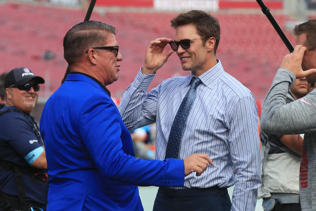 Former Bucs Qb Tom Brady Looked Into Returning To Nfl Again 3 Bucs Gm Jason Licht And Tom Brady