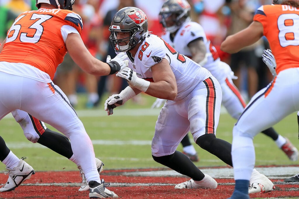 Are Bucs Back In The Mix For A Maxx Crosby Trade? 6 Bucs Dt Logan Hall - Photo By: Cliff Welch P/R