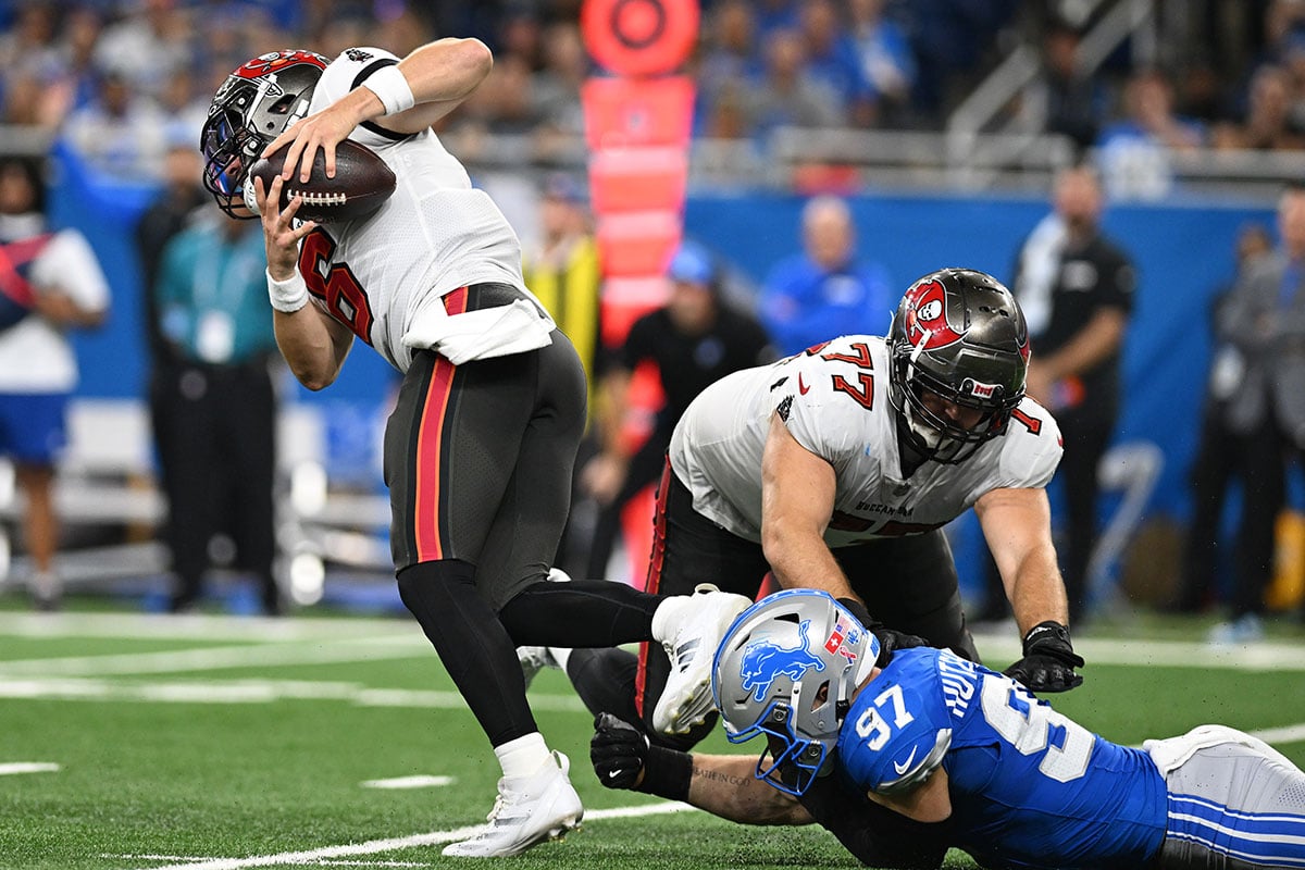 Bucs Qb Baker Mayfield And Rt Justin Skule And Lions De Aidan Hutchison