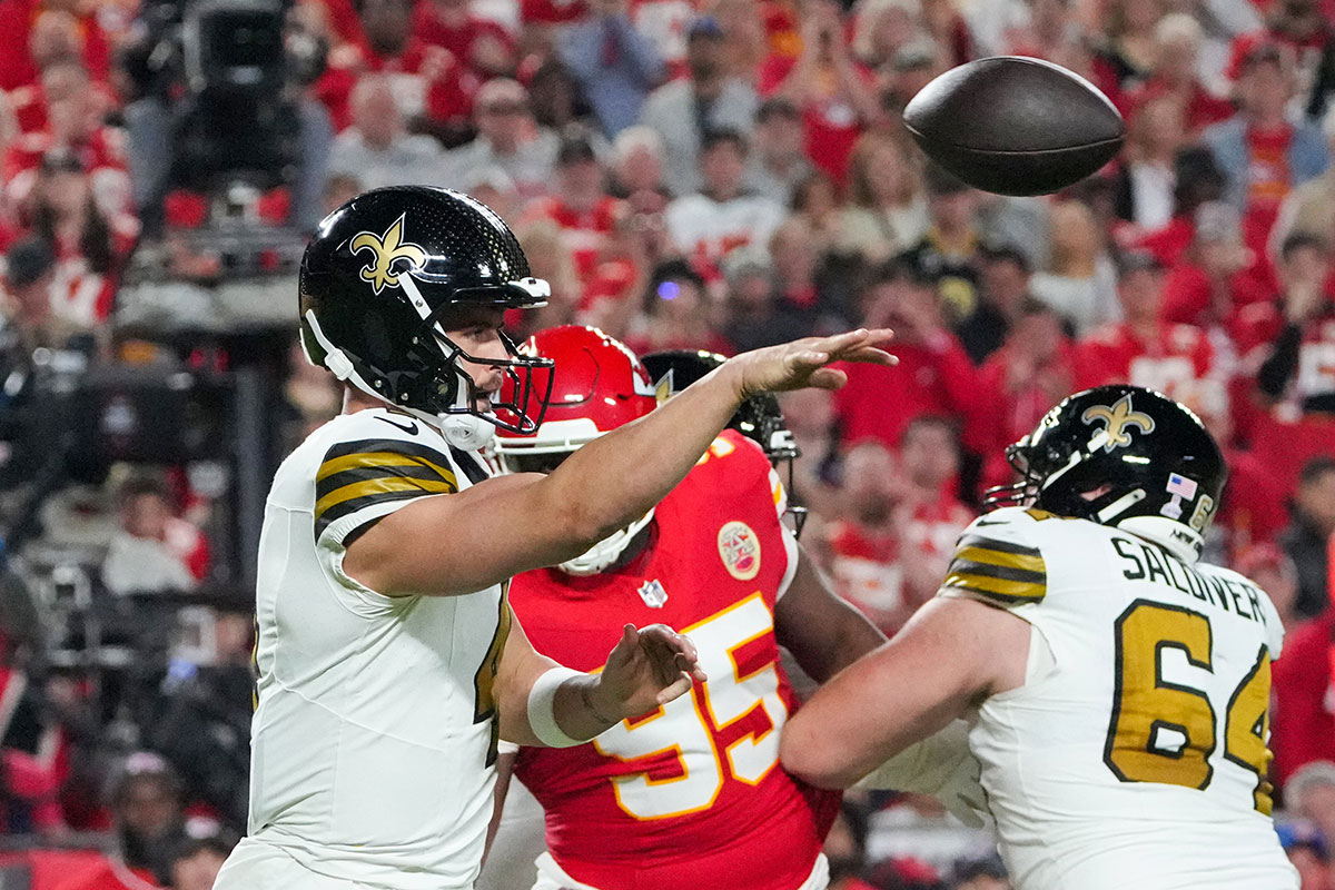 Saints Qb Derek Carr