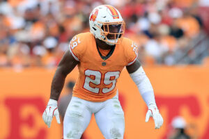 Bucs' Miscommunication Issues In A Nutshell 3 Bucs Db Christian Izien