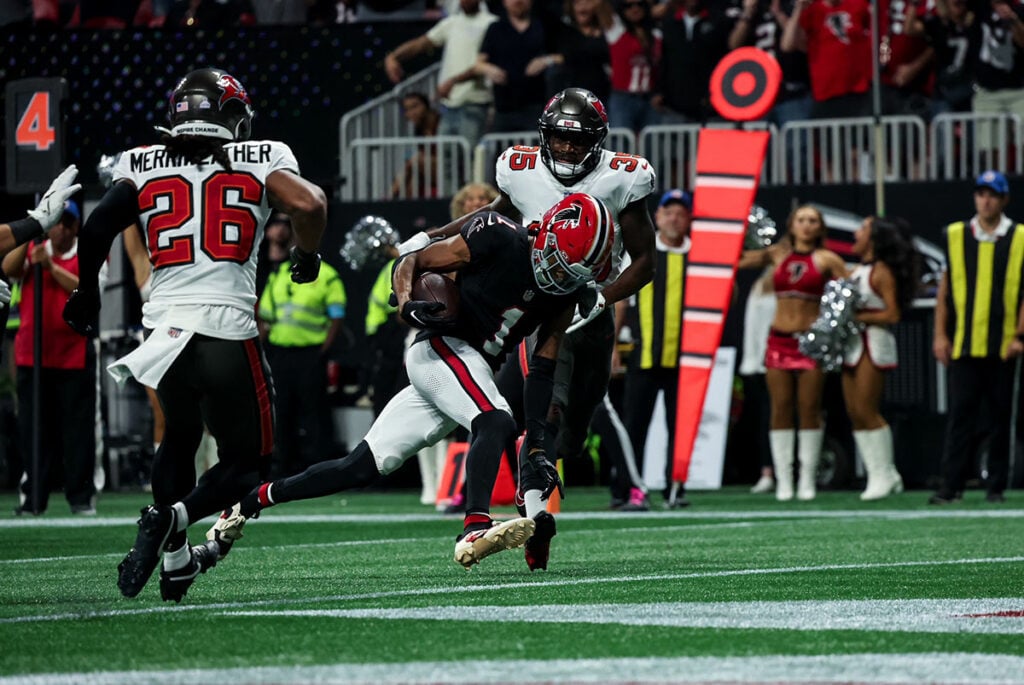 The Importance Of Jamel Dean In Week 1 4 Bucs S Kaevon Merriweather And Cb Jamel Dean And Falcons Wr Darnell Mooney
