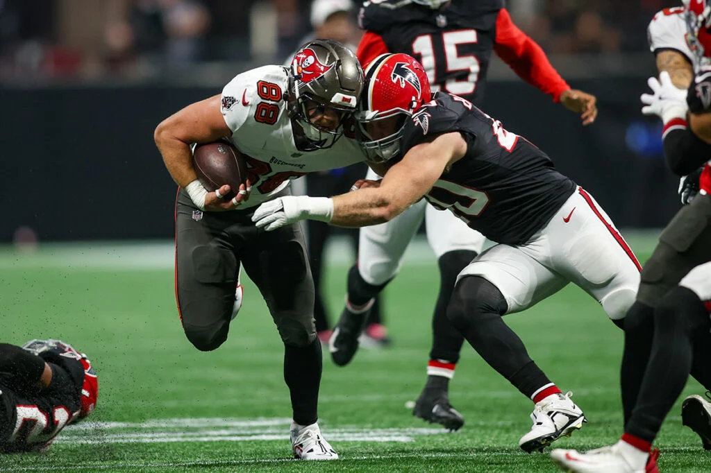 Unexpected Names End Up On Bucs First Injury Report 4 Bucs Te Cade Otton